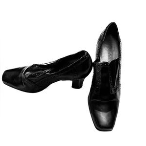 Madeline Black Patent Leather Booties Size 7